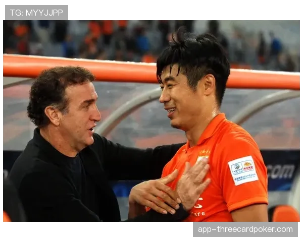 暖心一幕：谢菲联小球童为客队球员捡球获全场掌声